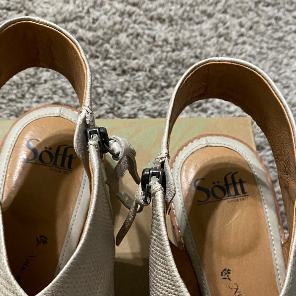 Sofft Open-Toe Ankle Sandals in Light Beige - Picture 2 of 5